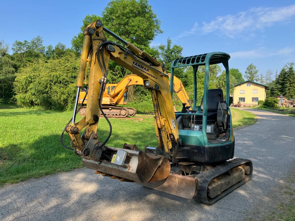 YANMAR VIO 25-4 - Mini bager: slika YANMAR VIO 25-4 - Mini bager YANMAR VIO 25-4 - Mini bager: slika YANMAR VIO 25-4 - Mini bager
