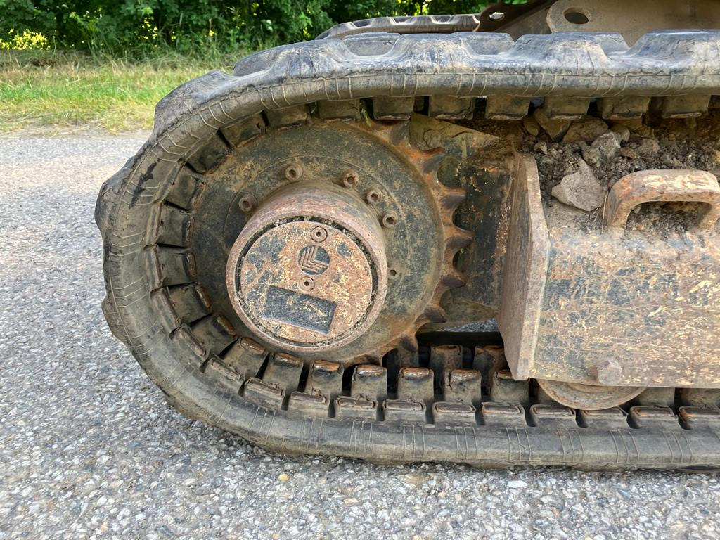 YANMAR VIO 25-4 - Mini bager: slika YANMAR VIO 25-4 - Mini bager YANMAR VIO 25-4 - Mini bager: slika YANMAR VIO 25-4 - Mini bager