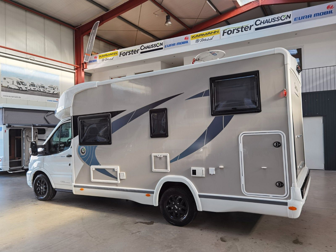 Chausson 627 GA TITANIUM / 170PS / EINZELBETTEN & HUBBETT - Poluintegrirani kamper: slika Chausson 627 GA TITANIUM / 170PS / EINZELBETTEN & HUBBETT - Poluintegrirani kamper Chausson 627 GA TITANIUM / 170PS / EINZELBETTEN & HUBBETT - Poluintegrirani kamper: slika Chausson 627 GA TITANIUM / 170PS / EINZELBETTEN & HUBBETT - Poluintegrirani kamper
