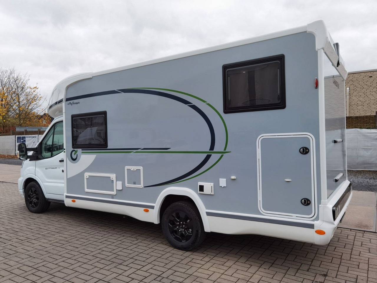 Chausson 627 TITANIUM / -2026- / 165PS-8G. / EINZELBETTEN - Poluintegrirani kamper: slika Chausson 627 TITANIUM / -2026- / 165PS-8G. / EINZELBETTEN - Poluintegrirani kamper Chausson 627 TITANIUM / -2026- / 165PS-8G. / EINZELBETTEN - Poluintegrirani kamper: slika Chausson 627 TITANIUM / -2026- / 165PS-8G. / EINZELBETTEN - Poluintegrirani kamper