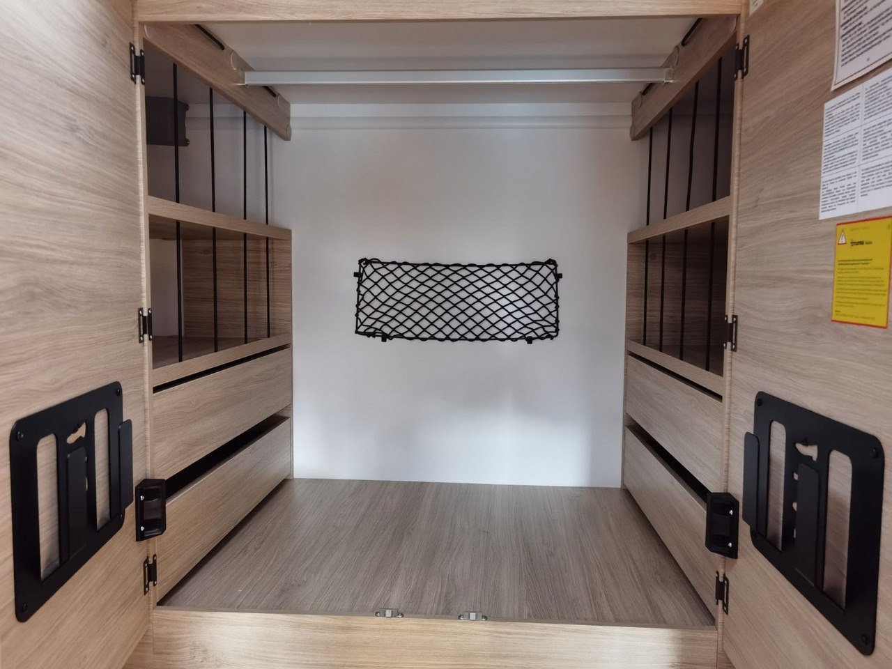 Poluintegrirani kamper Chausson 650 TITANIUM / -2026- / 165PS-8G. / AHK/ HUBBETT: slika Poluintegrirani kamper Chausson 650 TITANIUM / -2026- / 165PS-8G. / AHK/ HUBBETT