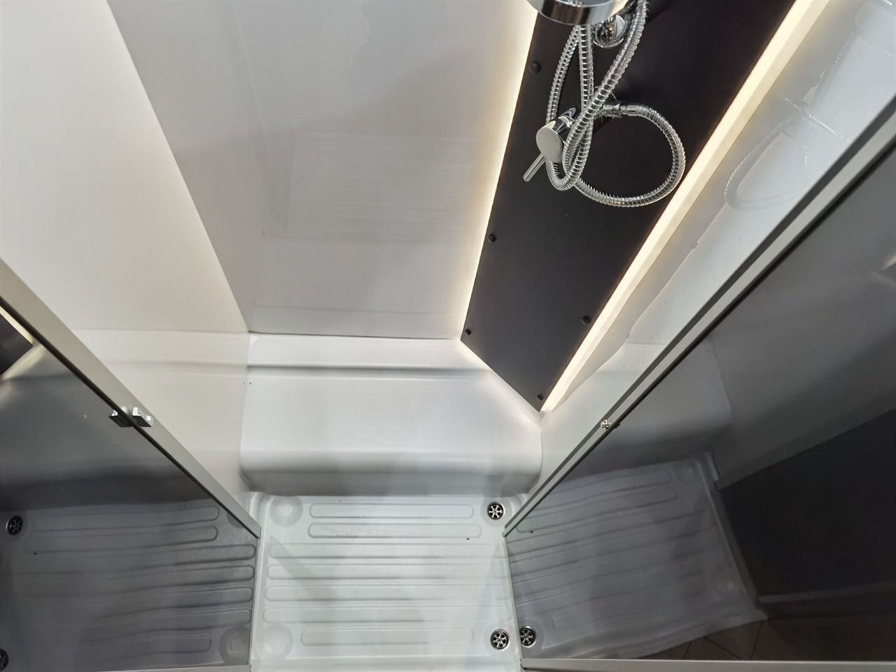 Zakup  Chausson 797 TITANIUM / - 2026 - / 4.1T. / EINZELBETTEN Chausson 797 TITANIUM / - 2026 - / 4.1T. / EINZELBETTEN: slika Zakup  Chausson 797 TITANIUM / - 2026 - / 4.1T. / EINZELBETTEN Chausson 797 TITANIUM / - 2026 - / 4.1T. / EINZELBETTEN