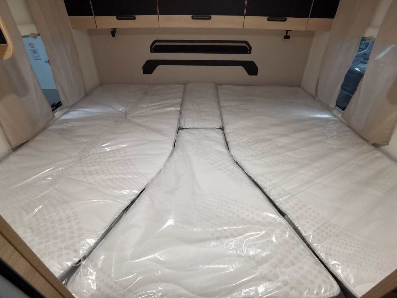 Zakup  Chausson 797 TITANIUM / - 2026 - / 4.1T. / EINZELBETTEN Chausson 797 TITANIUM / - 2026 - / 4.1T. / EINZELBETTEN: slika Zakup  Chausson 797 TITANIUM / - 2026 - / 4.1T. / EINZELBETTEN Chausson 797 TITANIUM / - 2026 - / 4.1T. / EINZELBETTEN