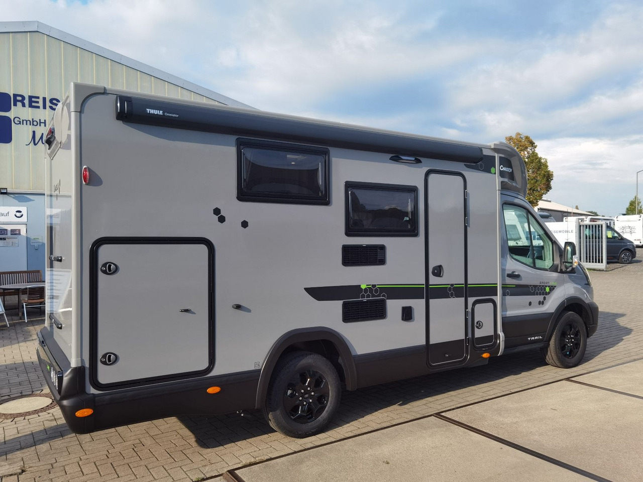 Chausson S 695 SPORT LINE /-2025- /165PS - 8G/ SEITENBETT - Poluintegrirani kamper: slika Chausson S 695 SPORT LINE /-2025- /165PS - 8G/ SEITENBETT - Poluintegrirani kamper Chausson S 695 SPORT LINE /-2025- /165PS - 8G/ SEITENBETT - Poluintegrirani kamper: slika Chausson S 695 SPORT LINE /-2025- /165PS - 8G/ SEITENBETT - Poluintegrirani kamper