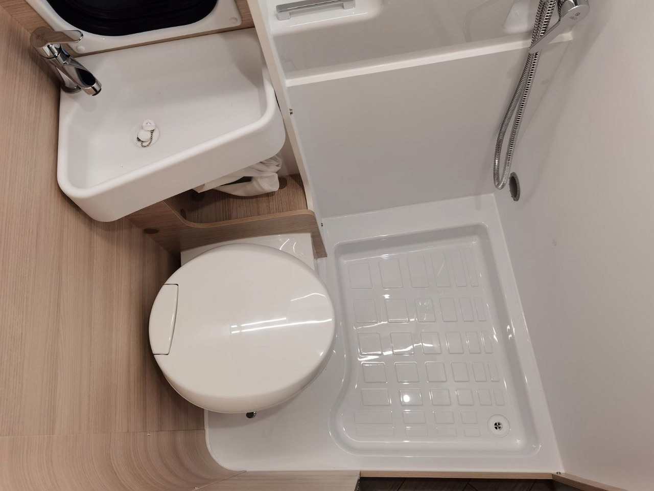 Zakup  Chausson V697 FIRST LINE / - 2025- / 140PS / EINZELBETTEN Chausson V697 FIRST LINE / - 2025- / 140PS / EINZELBETTEN: slika Zakup  Chausson V697 FIRST LINE / - 2025- / 140PS / EINZELBETTEN Chausson V697 FIRST LINE / - 2025- / 140PS / EINZELBETTEN