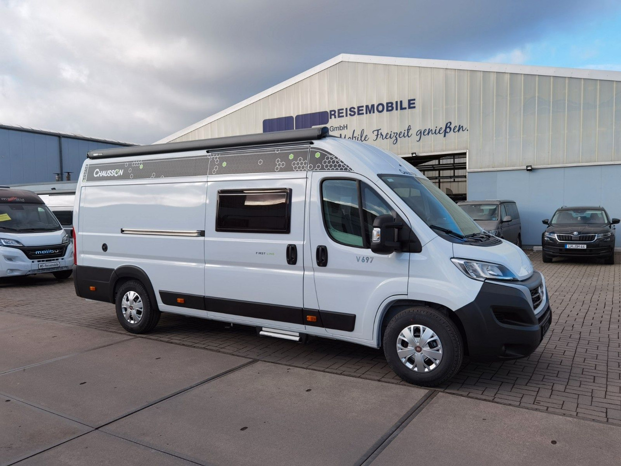 Chausson V697 FIRST LINE / ZUBEHÖR - PAKET / EINZELBETTEN - Kamp kombi: slika Chausson V697 FIRST LINE / ZUBEHÖR - PAKET / EINZELBETTEN - Kamp kombi Chausson V697 FIRST LINE / ZUBEHÖR - PAKET / EINZELBETTEN - Kamp kombi: slika Chausson V697 FIRST LINE / ZUBEHÖR - PAKET / EINZELBETTEN - Kamp kombi