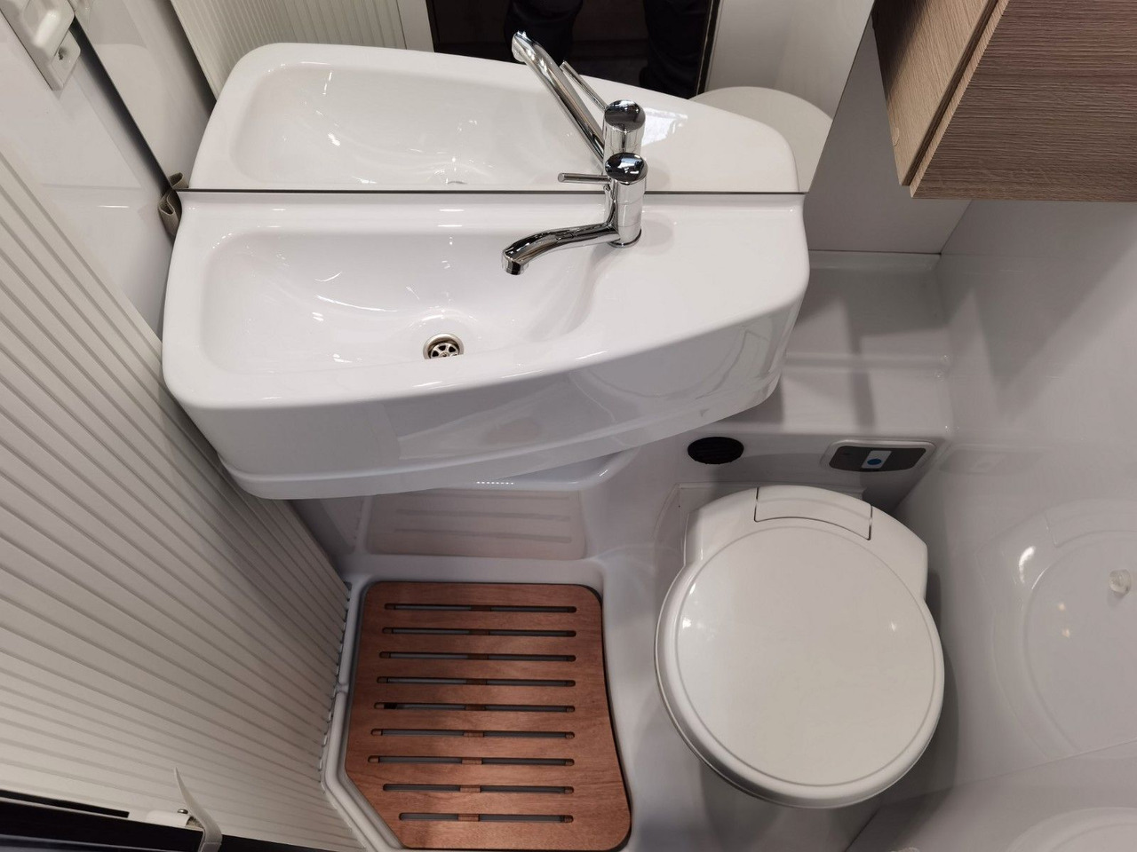 Zakup  Chausson X 650 EXCLUSIVE LINE /XXL-HUBBETT/ E-BIKE TRÄGER Chausson X 650 EXCLUSIVE LINE /XXL-HUBBETT/ E-BIKE TRÄGER: slika Zakup  Chausson X 650 EXCLUSIVE LINE /XXL-HUBBETT/ E-BIKE TRÄGER Chausson X 650 EXCLUSIVE LINE /XXL-HUBBETT/ E-BIKE TRÄGER