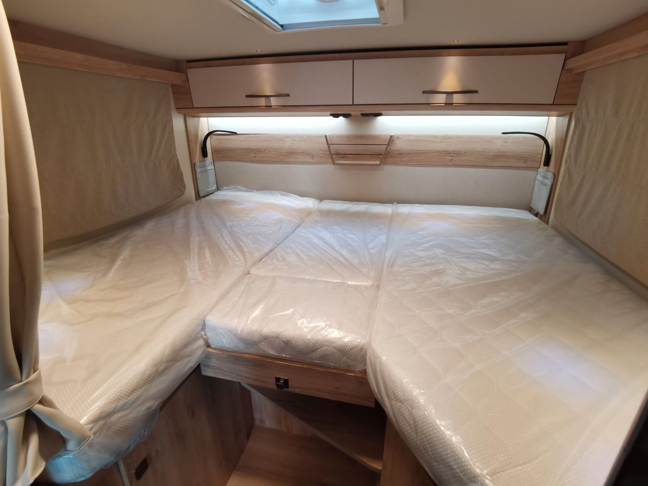 Poluintegrirani kamper Eura Mobil PROFILA T 696 EB /-2025-/ S-PAKET / EINZELBETTEN: slika Poluintegrirani kamper Eura Mobil PROFILA T 696 EB /-2025-/ S-PAKET / EINZELBETTEN