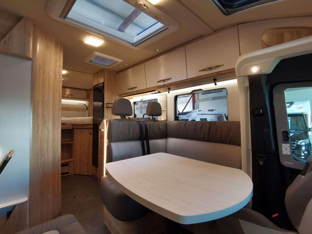 Poluintegrirani kamper Eura Mobil PROFILA T 696 EB /-2025-/ S-PAKET / EINZELBETTEN: slika Poluintegrirani kamper Eura Mobil PROFILA T 696 EB /-2025-/ S-PAKET / EINZELBETTEN