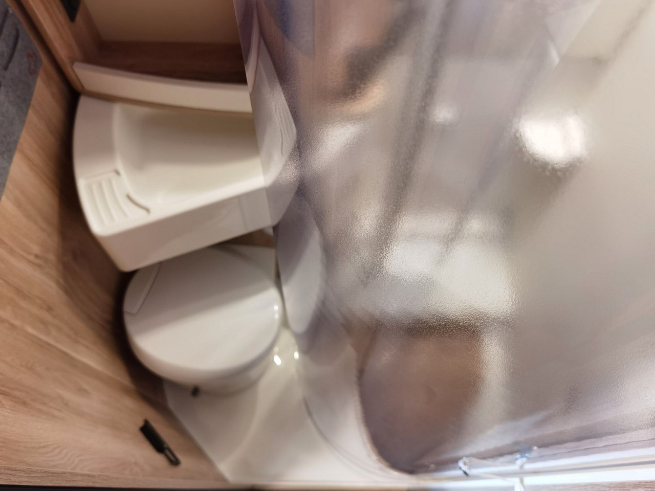 Poluintegrirani kamper Eura Mobil PROFILA T 696 EB /-2025-/ S-PAKET / EINZELBETTEN: slika Poluintegrirani kamper Eura Mobil PROFILA T 696 EB /-2025-/ S-PAKET / EINZELBETTEN