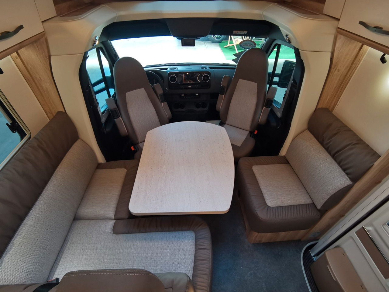 Poluintegrirani kamper Eura Mobil PROFILA T 696 EB /-2025-/ S-PAKET / EINZELBETTEN: slika Poluintegrirani kamper Eura Mobil PROFILA T 696 EB /-2025-/ S-PAKET / EINZELBETTEN