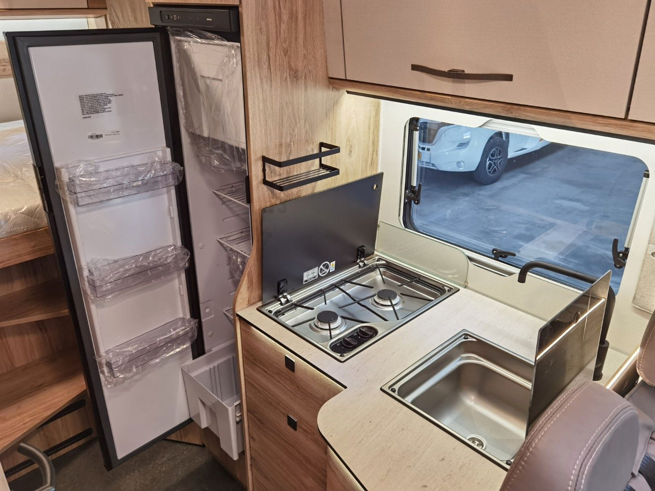 Poluintegrirani kamper Eura Mobil PROFILA T 696 EB /-2025-/ S-PAKET / EINZELBETTEN: slika Poluintegrirani kamper Eura Mobil PROFILA T 696 EB /-2025-/ S-PAKET / EINZELBETTEN