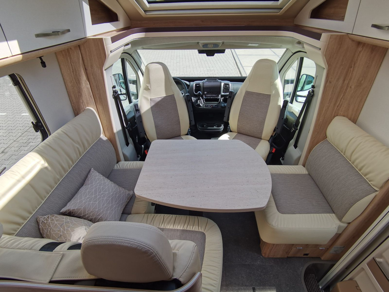 Poluintegrirani kamper Eura Mobil PROFILA T 720 EB /MOD. 2026/ 180PS-8G.AUTOMATIK: slika Poluintegrirani kamper Eura Mobil PROFILA T 720 EB /MOD. 2026/ 180PS-8G.AUTOMATIK