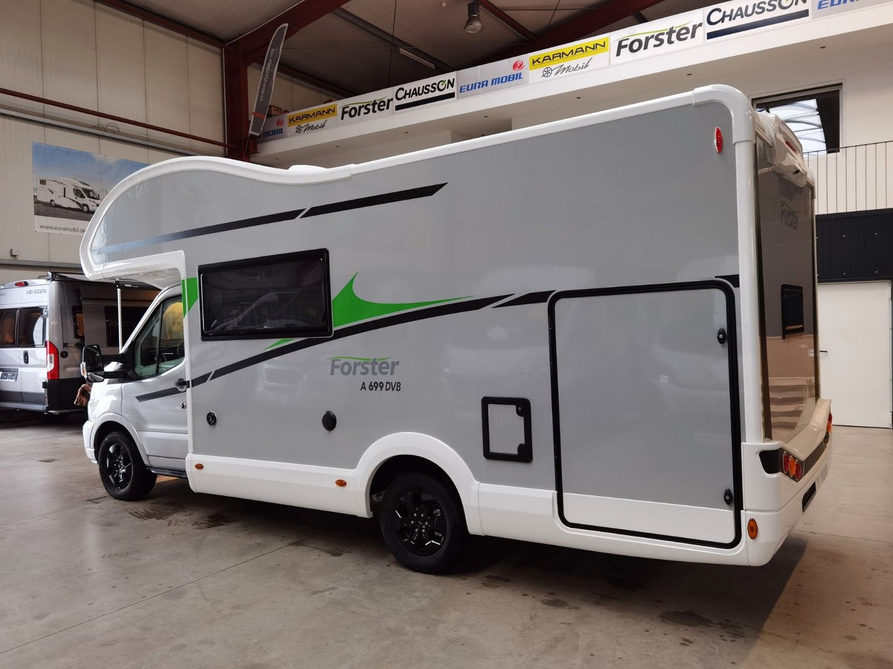 Forster A 699 DVB / -2026- / 165PS-8G AUTOMATIK - Alkoven kamper: slika Forster A 699 DVB / -2026- / 165PS-8G AUTOMATIK - Alkoven kamper Forster A 699 DVB / -2026- / 165PS-8G AUTOMATIK - Alkoven kamper: slika Forster A 699 DVB / -2026- / 165PS-8G AUTOMATIK - Alkoven kamper