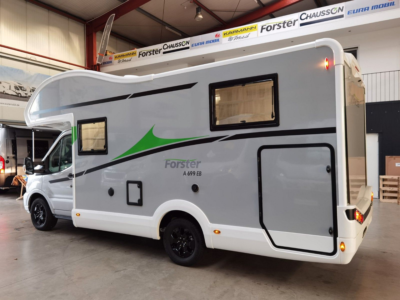 Forster A 699 EB / - 2026 - / 165 PS - 8G / EINZELBETTEN - Alkoven kamper: slika Forster A 699 EB / - 2026 - / 165 PS - 8G / EINZELBETTEN - Alkoven kamper Forster A 699 EB / - 2026 - / 165 PS - 8G / EINZELBETTEN - Alkoven kamper: slika Forster A 699 EB / - 2026 - / 165 PS - 8G / EINZELBETTEN - Alkoven kamper