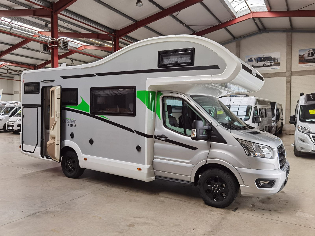 Forster A 699 VB / Modell 2026 / 165PS / ETAGENBETTEN - Alkoven kamper: slika Forster A 699 VB / Modell 2026 / 165PS / ETAGENBETTEN - Alkoven kamper Forster A 699 VB / Modell 2026 / 165PS / ETAGENBETTEN - Alkoven kamper: slika Forster A 699 VB / Modell 2026 / 165PS / ETAGENBETTEN - Alkoven kamper