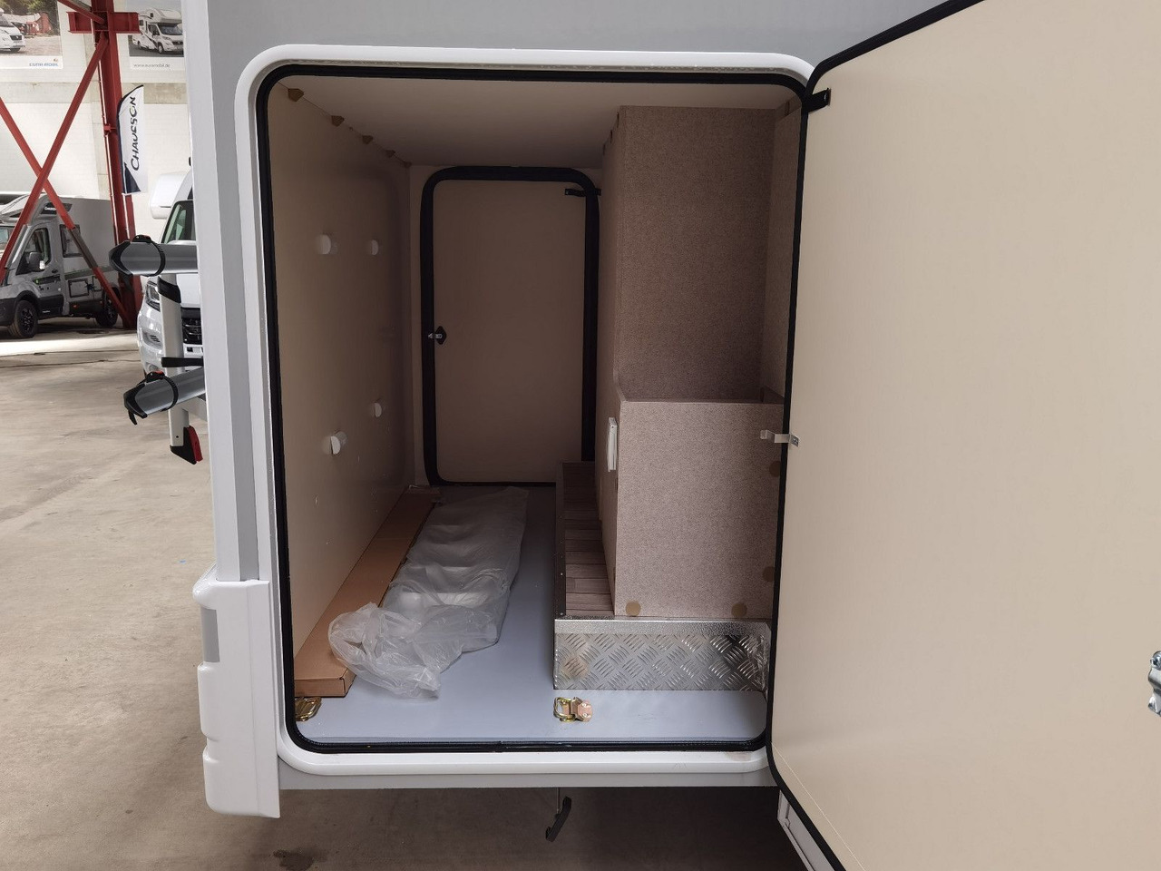 Poluintegrirani kamper Forster T 599 HBN COUPÈ /-2025-/165PS / SILVER - EDITION: slika Poluintegrirani kamper Forster T 599 HBN COUPÈ /-2025-/165PS / SILVER - EDITION Poluintegrirani kamper Forster T 599 HBN COUPÈ /-2025-/165PS / SILVER - EDITION: slika Poluintegrirani kamper Forster T 599 HBN COUPÈ /-2025-/165PS / SILVER - EDITION