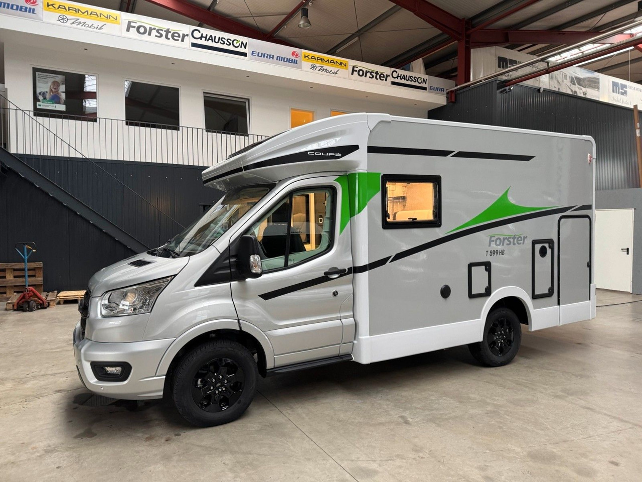 Poluintegrirani kamper Forster T 599 HBN COUPÈ /-2026-/ 165PS-8G / SILVER-PAKET: slika Poluintegrirani kamper Forster T 599 HBN COUPÈ /-2026-/ 165PS-8G / SILVER-PAKET Poluintegrirani kamper Forster T 599 HBN COUPÈ /-2026-/ 165PS-8G / SILVER-PAKET: slika Poluintegrirani kamper Forster T 599 HBN COUPÈ /-2026-/ 165PS-8G / SILVER-PAKET