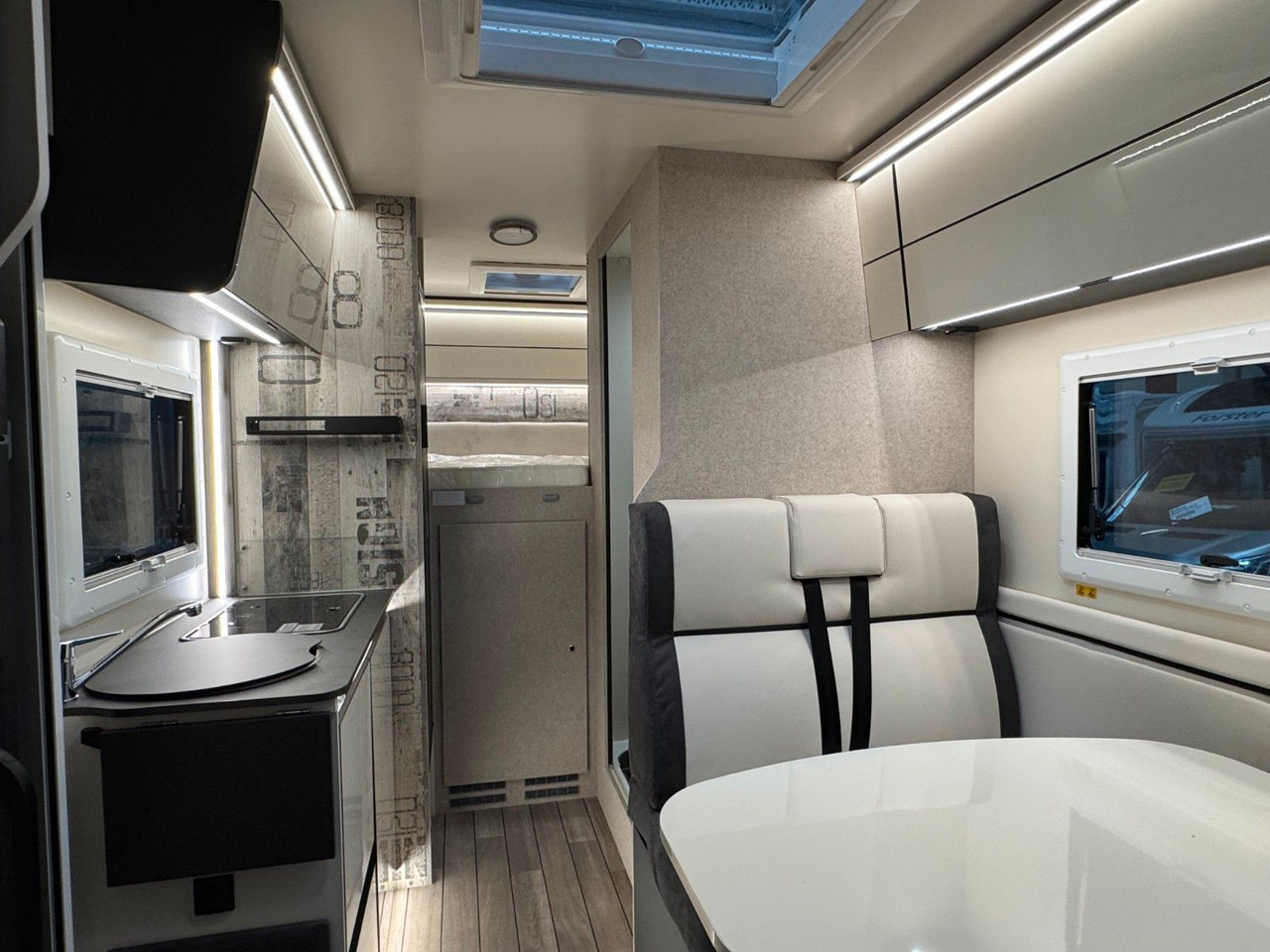 Poluintegrirani kamper Forster T 599 HBN COUPÈ /-2026-/ 165PS-8G / SILVER-PAKET: slika Poluintegrirani kamper Forster T 599 HBN COUPÈ /-2026-/ 165PS-8G / SILVER-PAKET Poluintegrirani kamper Forster T 599 HBN COUPÈ /-2026-/ 165PS-8G / SILVER-PAKET: slika Poluintegrirani kamper Forster T 599 HBN COUPÈ /-2026-/ 165PS-8G / SILVER-PAKET