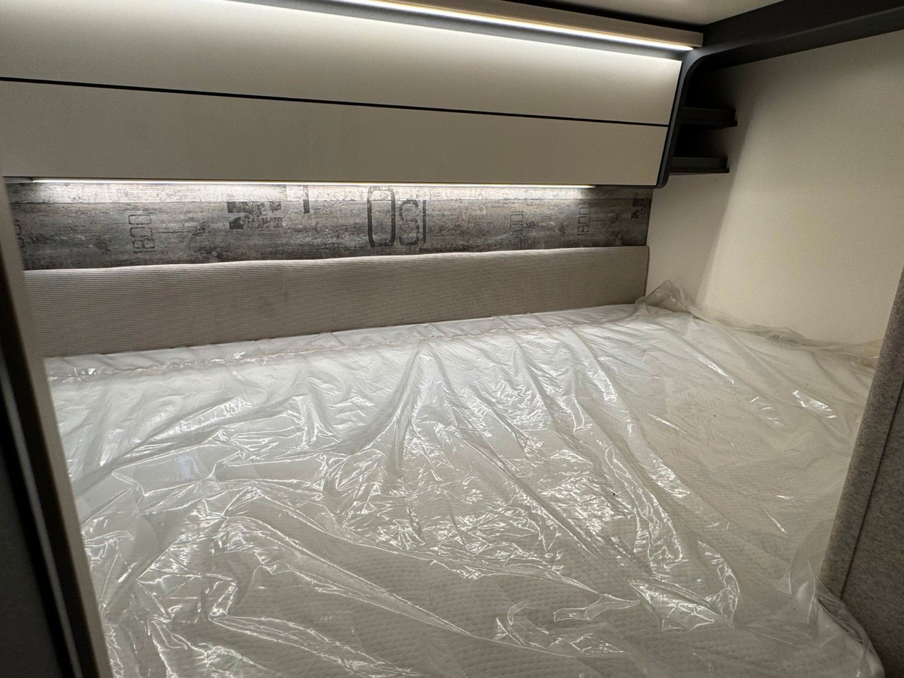 Poluintegrirani kamper Forster T 599 HBN COUPÈ /-2026-/ 165PS-8G / SILVER-PAKET: slika Poluintegrirani kamper Forster T 599 HBN COUPÈ /-2026-/ 165PS-8G / SILVER-PAKET Poluintegrirani kamper Forster T 599 HBN COUPÈ /-2026-/ 165PS-8G / SILVER-PAKET: slika Poluintegrirani kamper Forster T 599 HBN COUPÈ /-2026-/ 165PS-8G / SILVER-PAKET