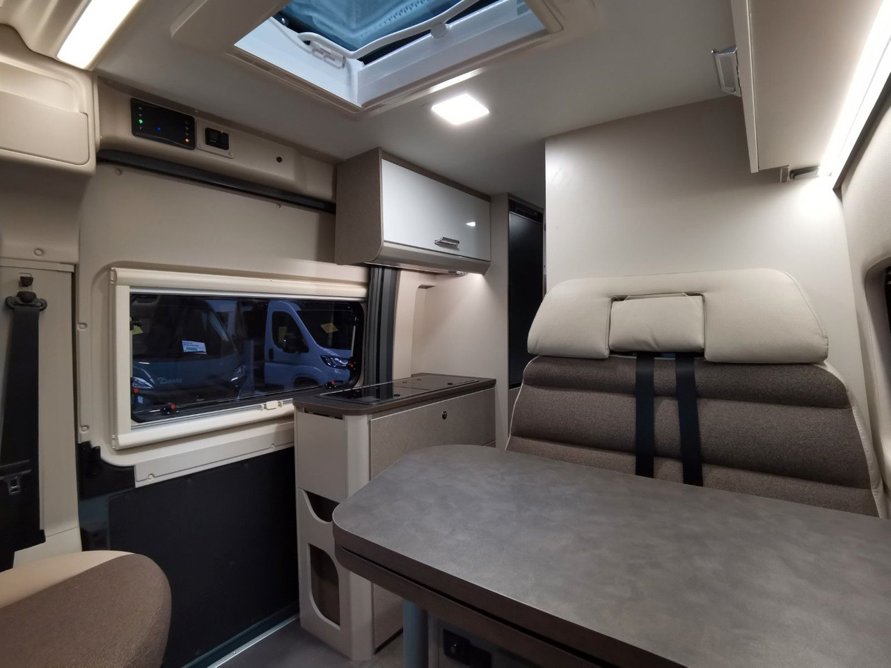 Kamp kombi Karmann DAVIS 590 TRENDSTYLE / -2025-/ 140PS /PLUS-PAKET: slika Kamp kombi Karmann DAVIS 590 TRENDSTYLE / -2025-/ 140PS /PLUS-PAKET