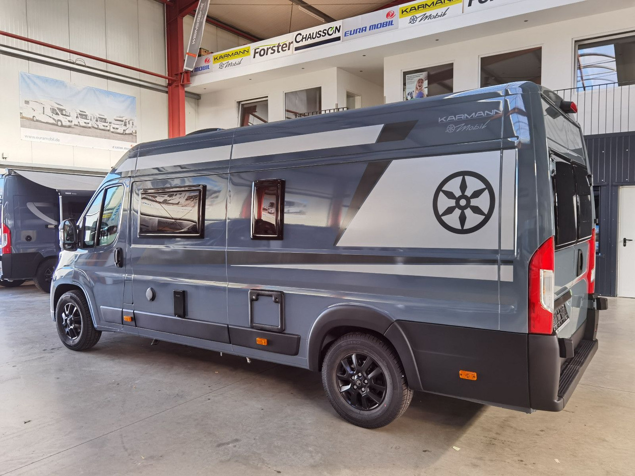 Karmann DAVIS 620 TRENDSTYLE / - 2026 -/ 140PS-AUTOMATIK - Kamp kombi: slika Karmann DAVIS 620 TRENDSTYLE / - 2026 -/ 140PS-AUTOMATIK - Kamp kombi Karmann DAVIS 620 TRENDSTYLE / - 2026 -/ 140PS-AUTOMATIK - Kamp kombi: slika Karmann DAVIS 620 TRENDSTYLE / - 2026 -/ 140PS-AUTOMATIK - Kamp kombi