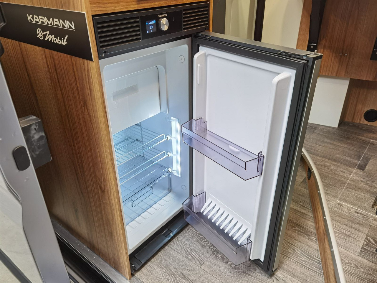 Kamp kombi Karmann DEXTER 600 /- 2026-/ 8G.AUTOMATIK/ EINZELBETTEN: slika Kamp kombi Karmann DEXTER 600 /- 2026-/ 8G.AUTOMATIK/ EINZELBETTEN