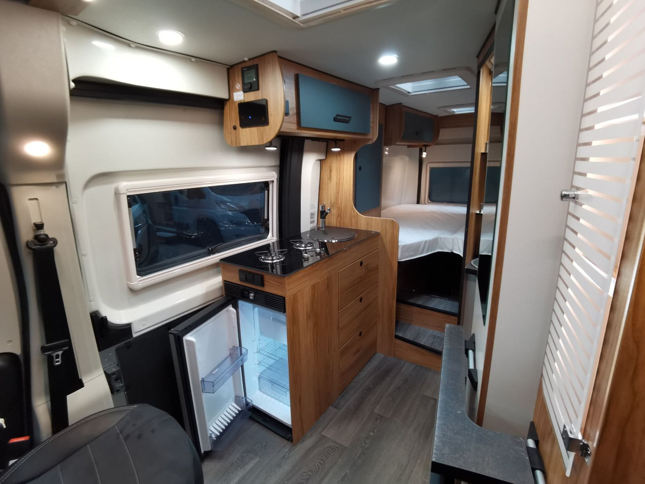 Kamp kombi Karmann DEXTER 600 /- 2026-/ 8G.AUTOMATIK/ EINZELBETTEN: slika Kamp kombi Karmann DEXTER 600 /- 2026-/ 8G.AUTOMATIK/ EINZELBETTEN