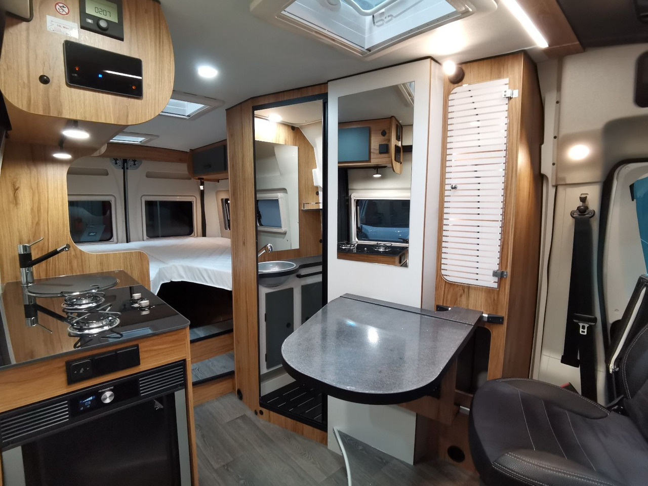 Kamp kombi Karmann DEXTER 600 /- 2026-/ 8G.AUTOMATIK/ EINZELBETTEN: slika Kamp kombi Karmann DEXTER 600 /- 2026-/ 8G.AUTOMATIK/ EINZELBETTEN