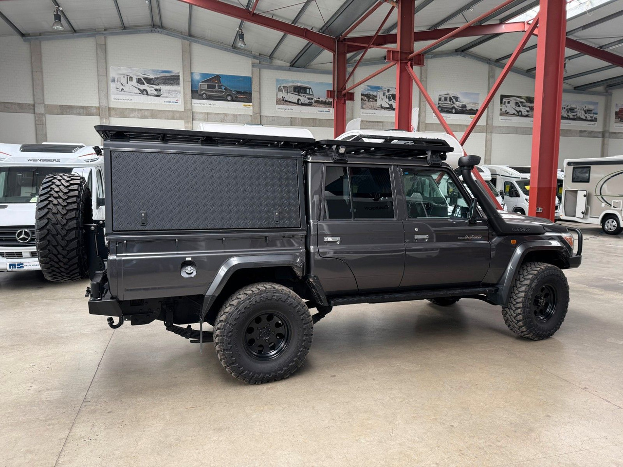 Toyota GRJ 79 DC - VX LIMITED / VIELE EXTRAS - SUV: slika Toyota GRJ 79 DC - VX LIMITED / VIELE EXTRAS - SUV Toyota GRJ 79 DC - VX LIMITED / VIELE EXTRAS - SUV: slika Toyota GRJ 79 DC - VX LIMITED / VIELE EXTRAS - SUV