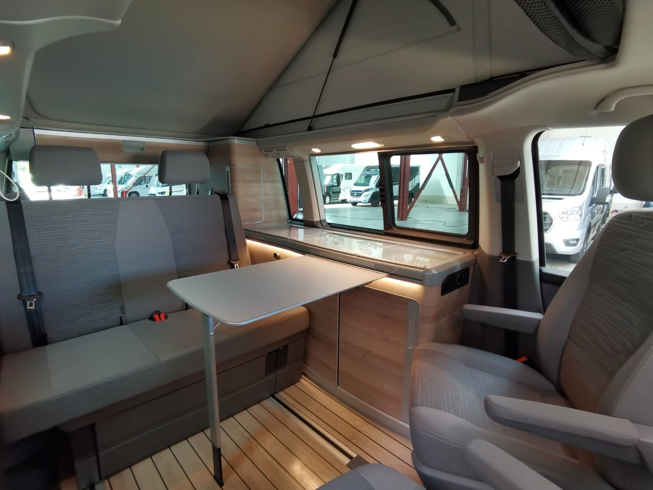 Putnički kombi Volkswagen T6.1 CALIFORNIA OCEAN EDITION / DSG / NAVI / ACC: slika Putnički kombi Volkswagen T6.1 CALIFORNIA OCEAN EDITION / DSG / NAVI / ACC