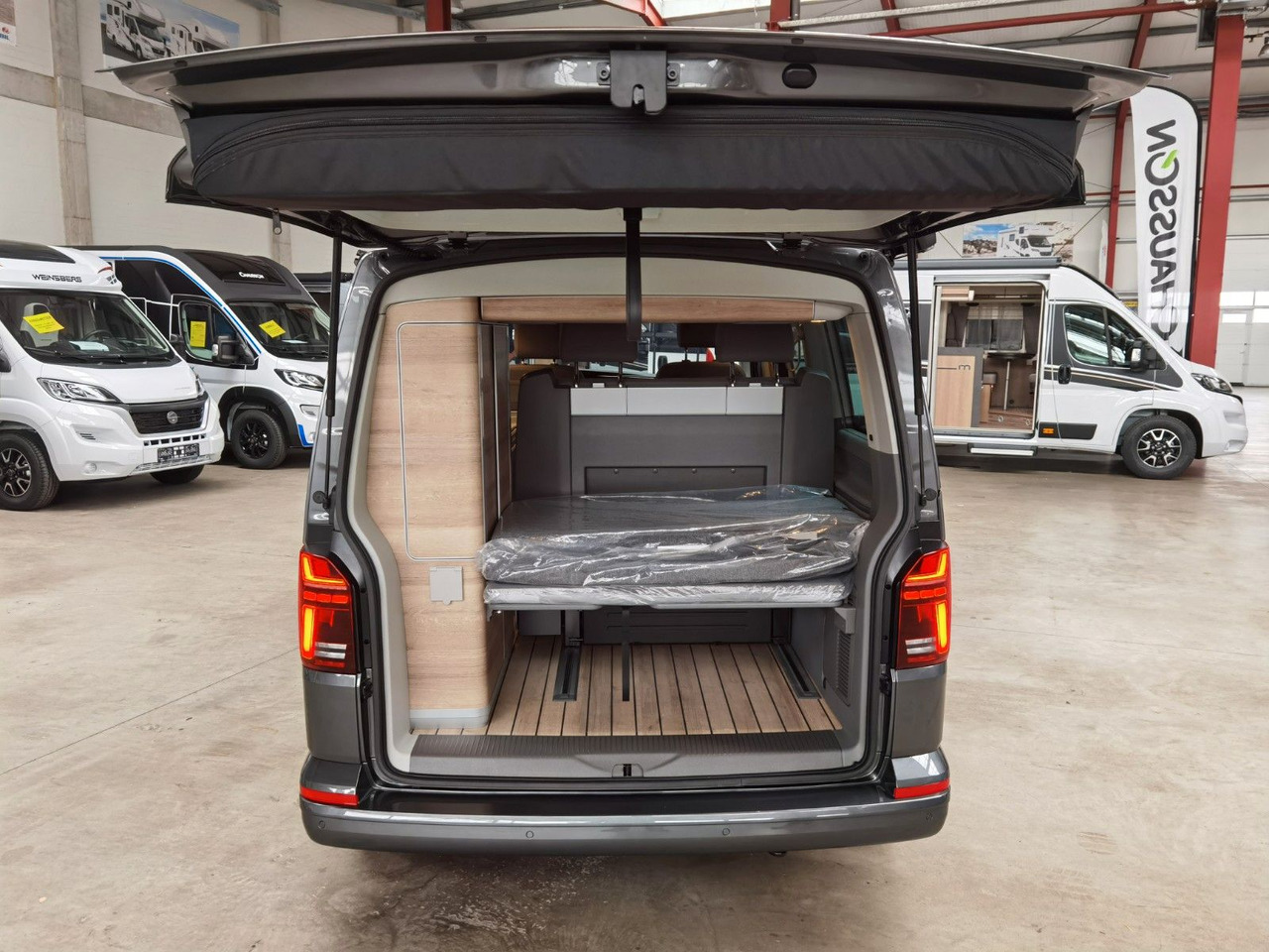 Putnički kombi Volkswagen T6.1 CALIFORNIA OCEAN EDITION / DSG / NAVI / ACC: slika Putnički kombi Volkswagen T6.1 CALIFORNIA OCEAN EDITION / DSG / NAVI / ACC