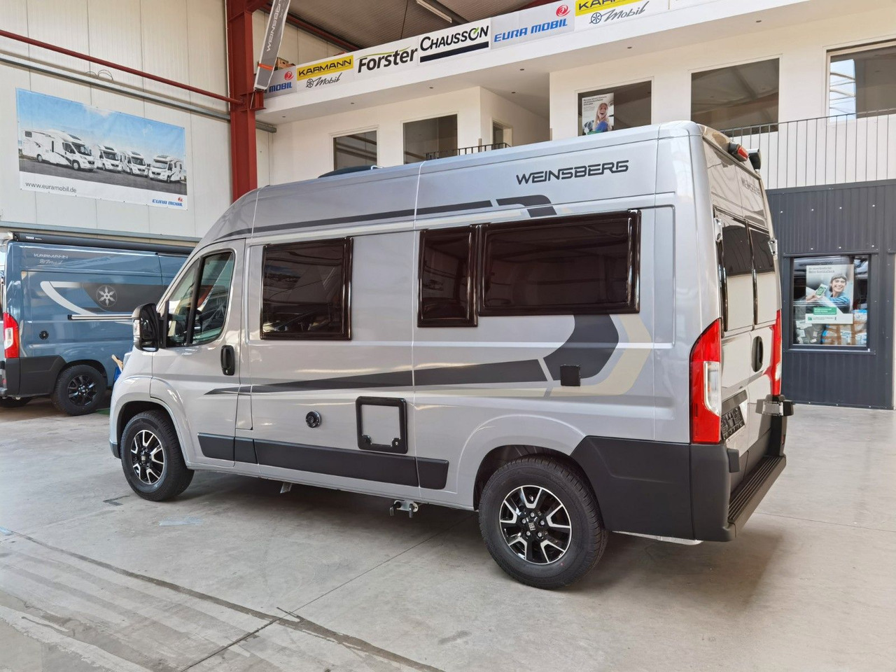Weinsberg CARABUS GREY 540 MQ - EDITION FIRE /-2026-/140PS - Kamp kombi: slika Weinsberg CARABUS GREY 540 MQ - EDITION FIRE /-2026-/140PS - Kamp kombi Weinsberg CARABUS GREY 540 MQ - EDITION FIRE /-2026-/140PS - Kamp kombi: slika Weinsberg CARABUS GREY 540 MQ - EDITION FIRE /-2026-/140PS - Kamp kombi