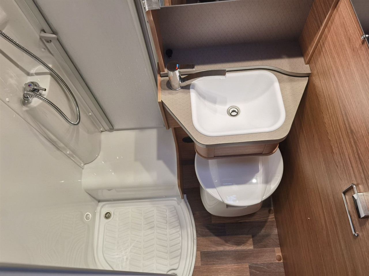 Poluintegrirani kamper Weinsberg CARACOMPACT 600 MEG EDITION PEPPER / MODELL 2025: slika Poluintegrirani kamper Weinsberg CARACOMPACT 600 MEG EDITION PEPPER / MODELL 2025 Poluintegrirani kamper Weinsberg CARACOMPACT 600 MEG EDITION PEPPER / MODELL 2025: slika Poluintegrirani kamper Weinsberg CARACOMPACT 600 MEG EDITION PEPPER / MODELL 2025