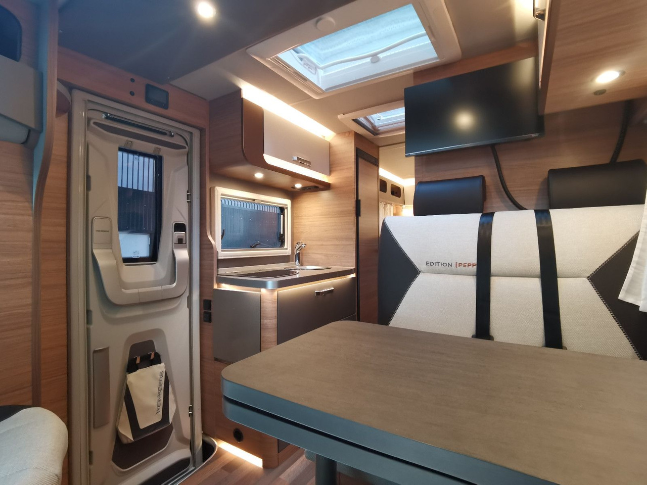 Poluintegrirani kamper Weinsberg CARACOMPACT 600 MEG PEPPER / 180PS- 8G-AUTOMATIK: slika Poluintegrirani kamper Weinsberg CARACOMPACT 600 MEG PEPPER / 180PS- 8G-AUTOMATIK Poluintegrirani kamper Weinsberg CARACOMPACT 600 MEG PEPPER / 180PS- 8G-AUTOMATIK: slika Poluintegrirani kamper Weinsberg CARACOMPACT 600 MEG PEPPER / 180PS- 8G-AUTOMATIK