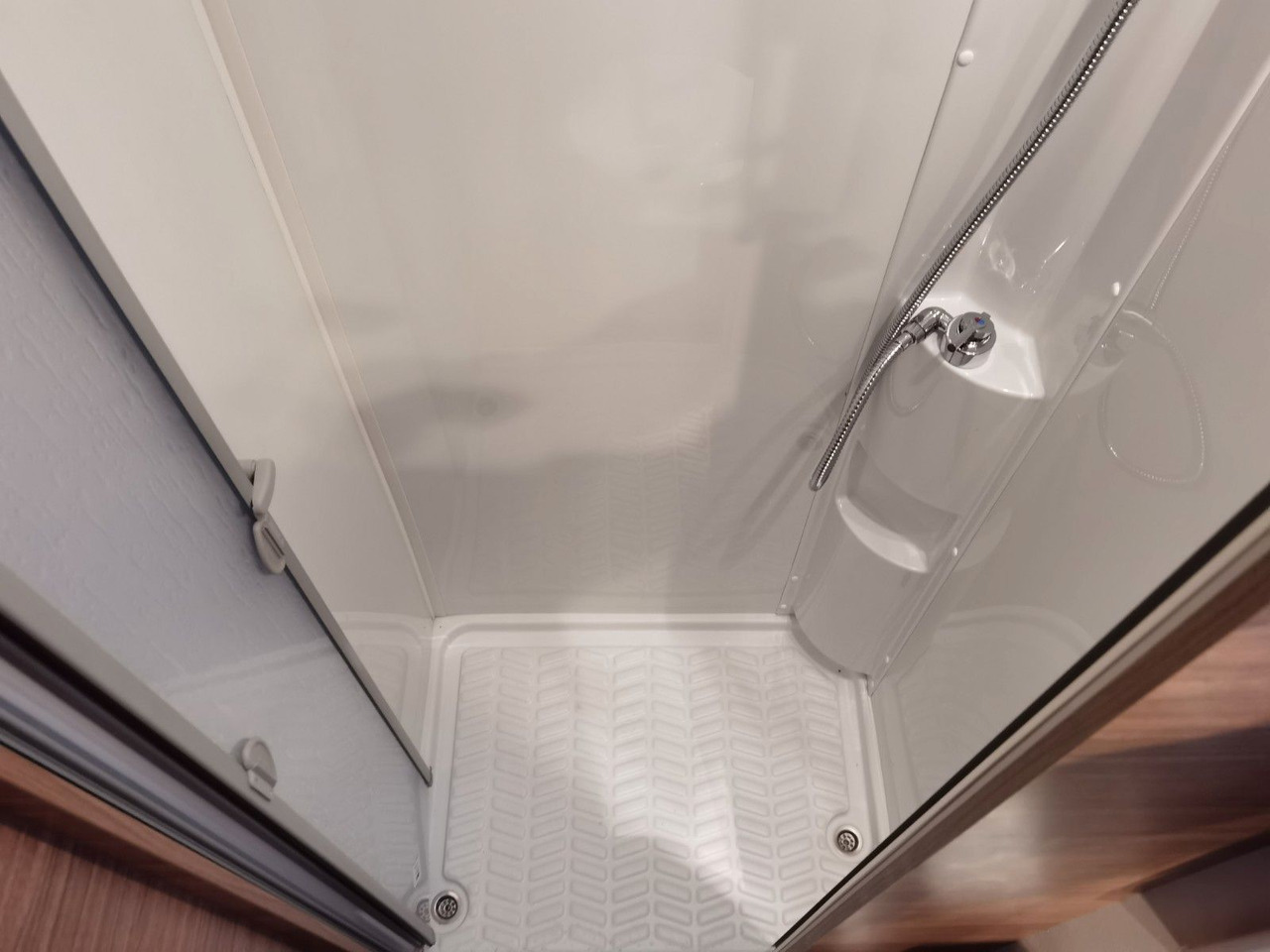 Poluintegrirani kamper Weinsberg CARALOFT 650 MF / 155PS / TOP - AUSSTATTUNG: slika Poluintegrirani kamper Weinsberg CARALOFT 650 MF / 155PS / TOP - AUSSTATTUNG Poluintegrirani kamper Weinsberg CARALOFT 650 MF / 155PS / TOP - AUSSTATTUNG: slika Poluintegrirani kamper Weinsberg CARALOFT 650 MF / 155PS / TOP - AUSSTATTUNG