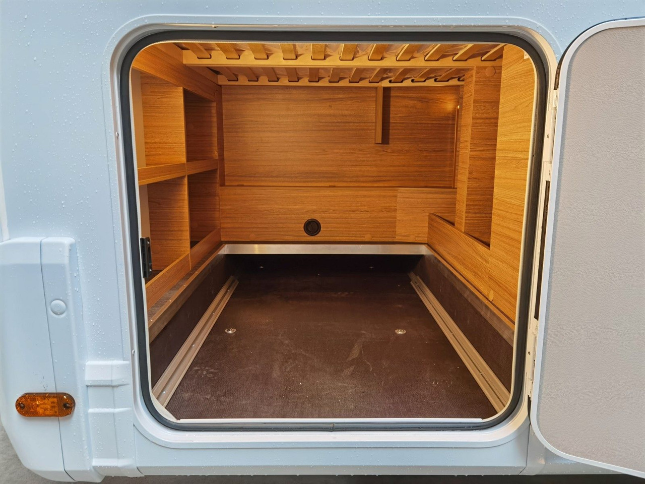 Poluintegrirani kamper Weinsberg CARALOFT 650 MF / 155PS / TOP - AUSSTATTUNG: slika Poluintegrirani kamper Weinsberg CARALOFT 650 MF / 155PS / TOP - AUSSTATTUNG Poluintegrirani kamper Weinsberg CARALOFT 650 MF / 155PS / TOP - AUSSTATTUNG: slika Poluintegrirani kamper Weinsberg CARALOFT 650 MF / 155PS / TOP - AUSSTATTUNG