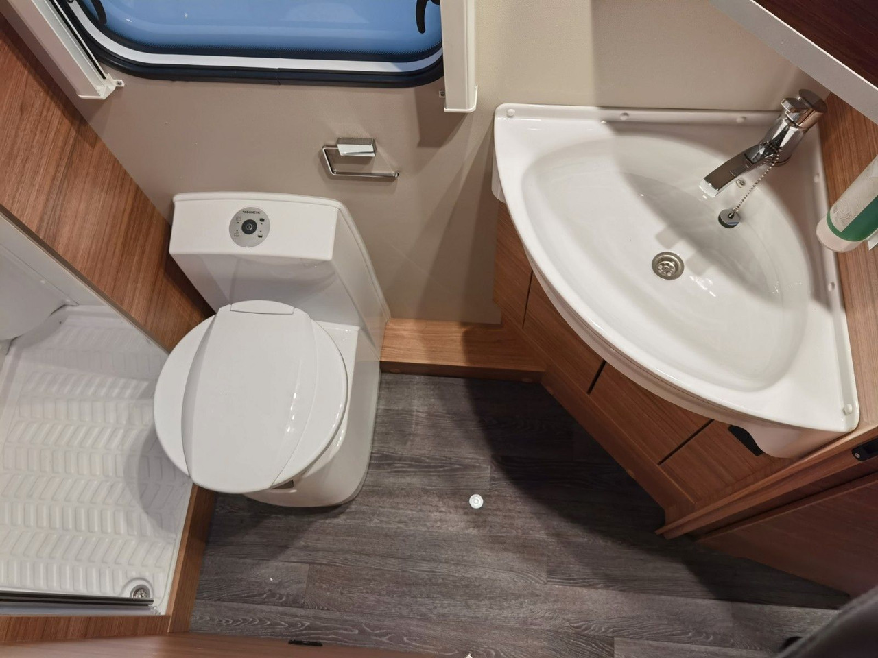 Poluintegrirani kamper Weinsberg CARALOFT 650 MF / 155PS / TOP - AUSSTATTUNG: slika Poluintegrirani kamper Weinsberg CARALOFT 650 MF / 155PS / TOP - AUSSTATTUNG Poluintegrirani kamper Weinsberg CARALOFT 650 MF / 155PS / TOP - AUSSTATTUNG: slika Poluintegrirani kamper Weinsberg CARALOFT 650 MF / 155PS / TOP - AUSSTATTUNG