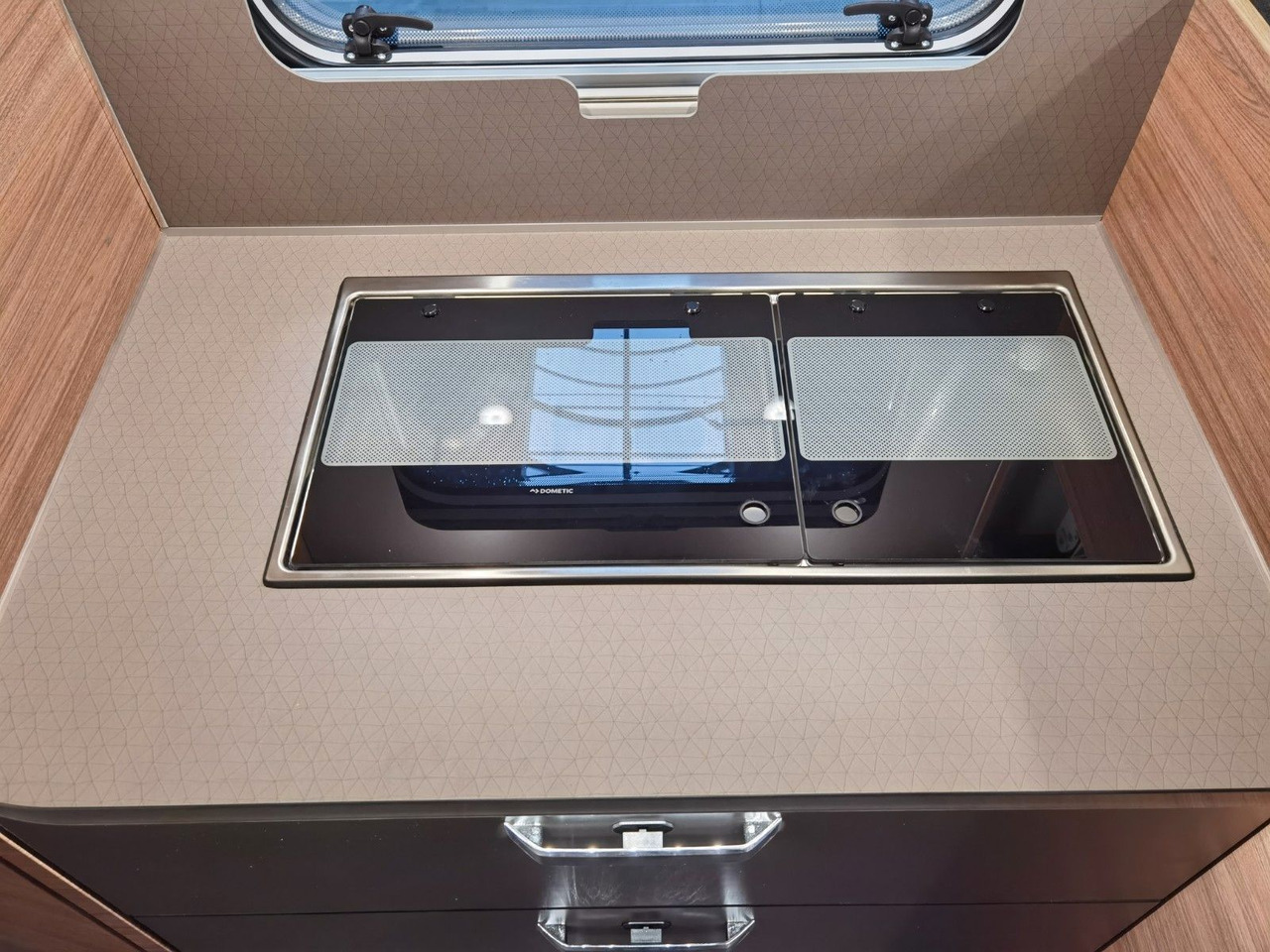 Poluintegrirani kamper Weinsberg CARALOFT 650 MF / 155PS / TOP - AUSSTATTUNG: slika Poluintegrirani kamper Weinsberg CARALOFT 650 MF / 155PS / TOP - AUSSTATTUNG Poluintegrirani kamper Weinsberg CARALOFT 650 MF / 155PS / TOP - AUSSTATTUNG: slika Poluintegrirani kamper Weinsberg CARALOFT 650 MF / 155PS / TOP - AUSSTATTUNG