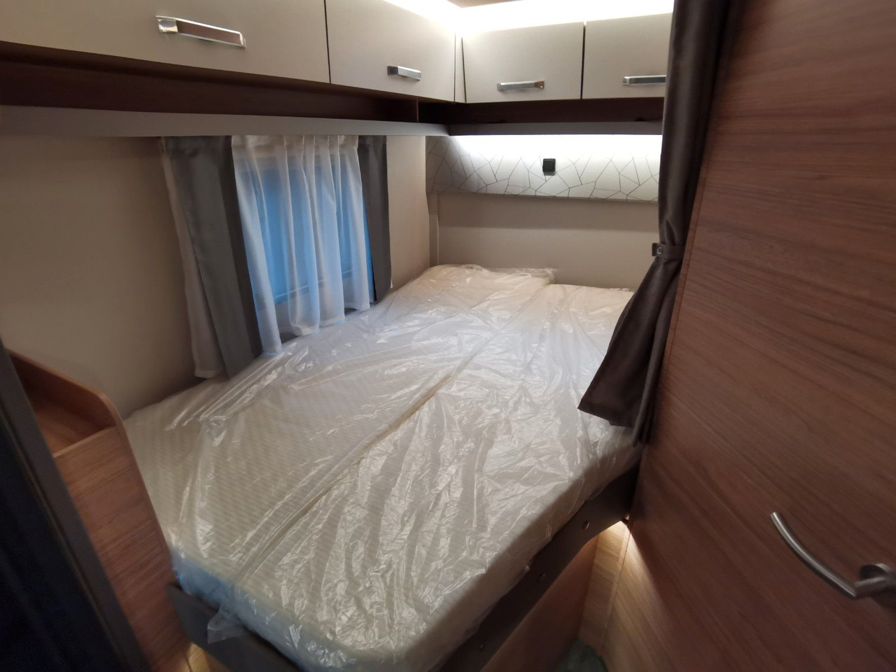 Poluintegrirani kamper Weinsberg CARALOFT 650 MF / 155PS / TOP - AUSSTATTUNG: slika Poluintegrirani kamper Weinsberg CARALOFT 650 MF / 155PS / TOP - AUSSTATTUNG Poluintegrirani kamper Weinsberg CARALOFT 650 MF / 155PS / TOP - AUSSTATTUNG: slika Poluintegrirani kamper Weinsberg CARALOFT 650 MF / 155PS / TOP - AUSSTATTUNG