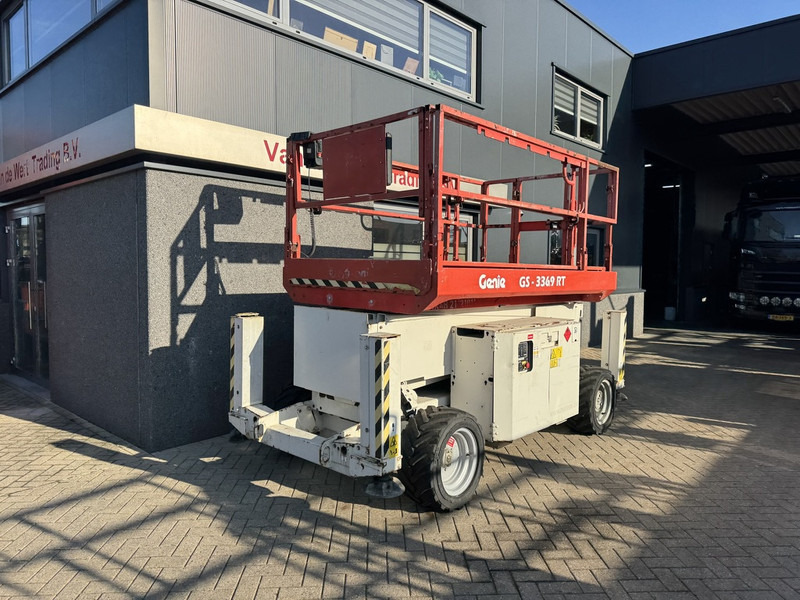 Genie GS 3369 RT Hoogwerker / Arbeitsbuhne 12mtr werkhoogte 4x4 Kubota DIESEL 2012 - Škarasta podizna platforma: slika Genie GS 3369 RT Hoogwerker / Arbeitsbuhne 12mtr werkhoogte 4x4 Kubota DIESEL 2012 - Škarasta podizna platforma Genie GS 3369 RT Hoogwerker / Arbeitsbuhne 12mtr werkhoogte 4x4 Kubota DIESEL 2012 - Škarasta podizna platforma: slika Genie GS 3369 RT Hoogwerker / Arbeitsbuhne 12mtr werkhoogte 4x4 Kubota DIESEL 2012 - Škarasta podizna platforma
