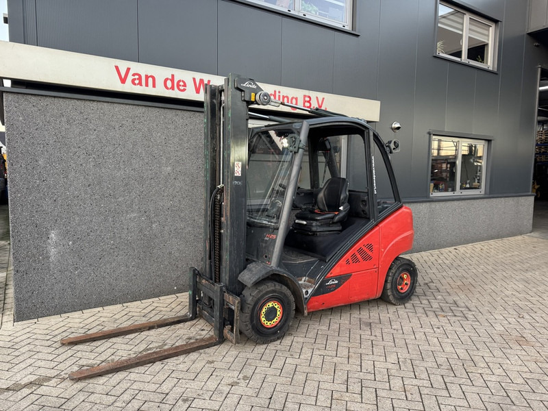 Linde H25D-02 Triplo 550 Freelift / Sideshift / 4e functie VW Diesel 2014 - Diesel viličar: slika Linde H25D-02 Triplo 550 Freelift / Sideshift / 4e functie VW Diesel 2014 - Diesel viličar Linde H25D-02 Triplo 550 Freelift / Sideshift / 4e functie VW Diesel 2014 - Diesel viličar: slika Linde H25D-02 Triplo 550 Freelift / Sideshift / 4e functie VW Diesel 2014 - Diesel viličar