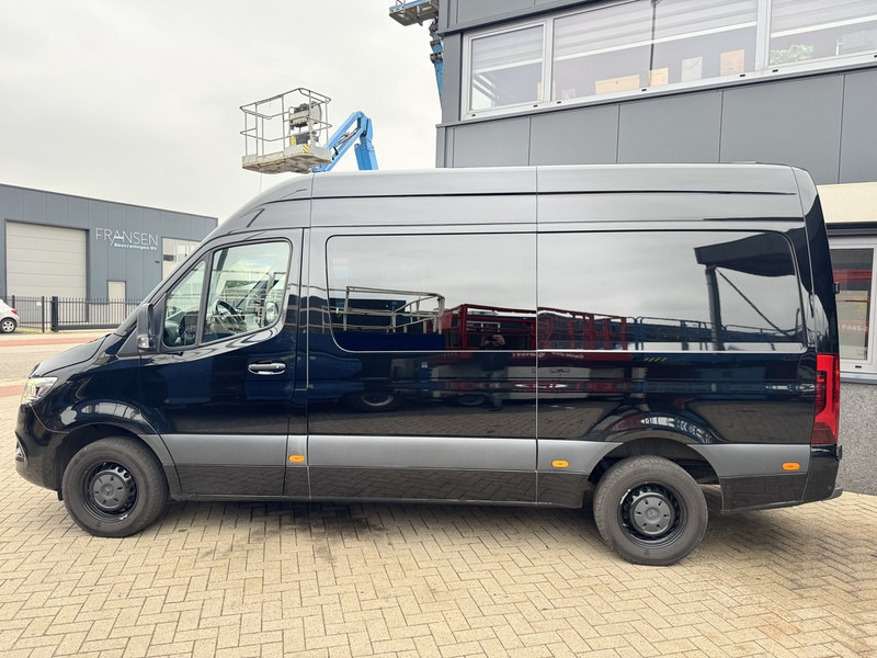 Mercedes-Benz 317 CDI L2H2 Dubbel Cabine 2022 LED - MBUX- Trekhaak - Geveerde Stoelen - All Season Banden - APK 2-2026 - Furgon: slika Mercedes-Benz 317 CDI L2H2 Dubbel Cabine 2022 LED - MBUX- Trekhaak - Geveerde Stoelen - All Season Banden - APK 2-2026 - Furgon Mercedes-Benz 317 CDI L2H2 Dubbel Cabine 2022 LED - MBUX- Trekhaak - Geveerde Stoelen - All Season Banden - APK 2-2026 - Furgon: slika Mercedes-Benz 317 CDI L2H2 Dubbel Cabine 2022 LED - MBUX- Trekhaak - Geveerde Stoelen - All Season Banden - APK 2-2026 - Furgon