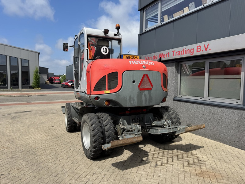 Neuson 9503 WD Mobiele Kraan 2009 Palletvork, Stenenklem, 2x Bak 8860hours Deutz Diesel - Autodizalica: slika Neuson 9503 WD Mobiele Kraan 2009 Palletvork, Stenenklem, 2x Bak 8860hours Deutz Diesel - Autodizalica Neuson 9503 WD Mobiele Kraan 2009 Palletvork, Stenenklem, 2x Bak 8860hours Deutz Diesel - Autodizalica: slika Neuson 9503 WD Mobiele Kraan 2009 Palletvork, Stenenklem, 2x Bak 8860hours Deutz Diesel - Autodizalica