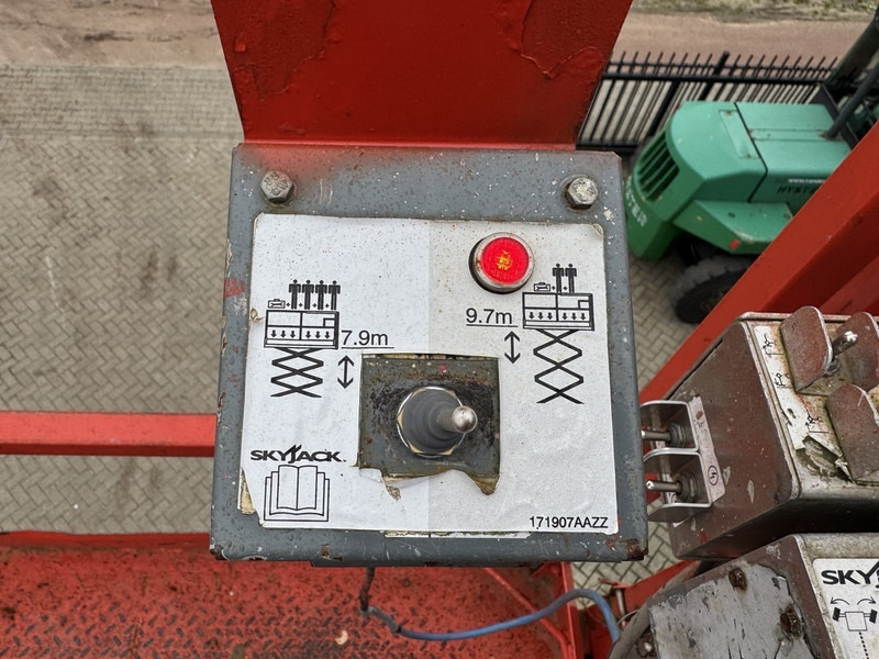 Škarasta podizna platforma Skyjack SJ 6832RT Schaarhoogwerker / Scissor / Arbeitsbuhne 2016 4X4 Kubota Diesel 12M Werkhoogte: slika Škarasta podizna platforma Skyjack SJ 6832RT Schaarhoogwerker / Scissor / Arbeitsbuhne 2016 4X4 Kubota Diesel 12M Werkhoogte Škarasta podizna platforma Skyjack SJ 6832RT Schaarhoogwerker / Scissor / Arbeitsbuhne 2016 4X4 Kubota Diesel 12M Werkhoogte: slika Škarasta podizna platforma Skyjack SJ 6832RT Schaarhoogwerker / Scissor / Arbeitsbuhne 2016 4X4 Kubota Diesel 12M Werkhoogte