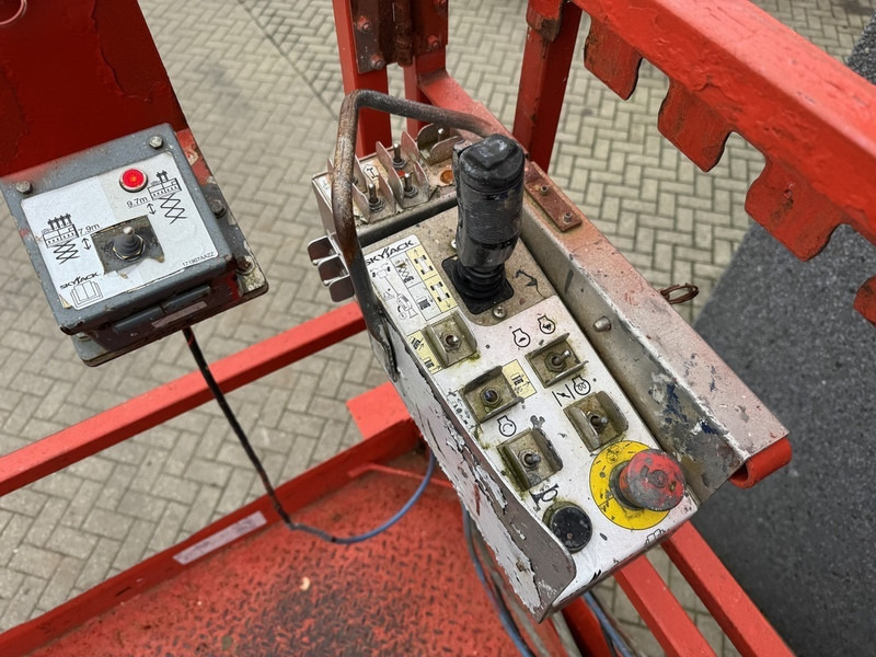 Škarasta podizna platforma Skyjack SJ 6832RT Schaarhoogwerker / Scissor / Arbeitsbuhne 2016 4X4 Kubota Diesel 12M Werkhoogte: slika Škarasta podizna platforma Skyjack SJ 6832RT Schaarhoogwerker / Scissor / Arbeitsbuhne 2016 4X4 Kubota Diesel 12M Werkhoogte Škarasta podizna platforma Skyjack SJ 6832RT Schaarhoogwerker / Scissor / Arbeitsbuhne 2016 4X4 Kubota Diesel 12M Werkhoogte: slika Škarasta podizna platforma Skyjack SJ 6832RT Schaarhoogwerker / Scissor / Arbeitsbuhne 2016 4X4 Kubota Diesel 12M Werkhoogte