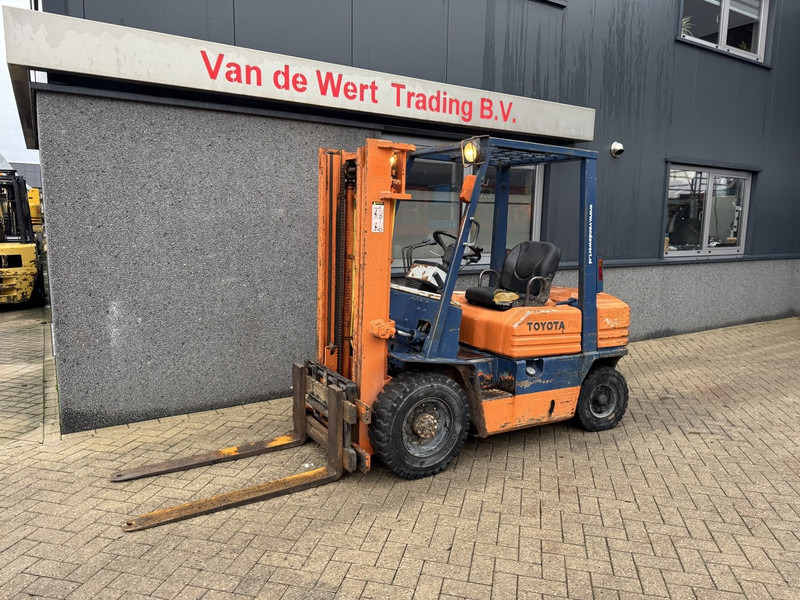 Toyota 02-5FD25 Duplo 300 Sideshift Toyota Diesel - Diesel viličar: slika Toyota 02-5FD25 Duplo 300 Sideshift Toyota Diesel - Diesel viličar Toyota 02-5FD25 Duplo 300 Sideshift Toyota Diesel - Diesel viličar: slika Toyota 02-5FD25 Duplo 300 Sideshift Toyota Diesel - Diesel viličar