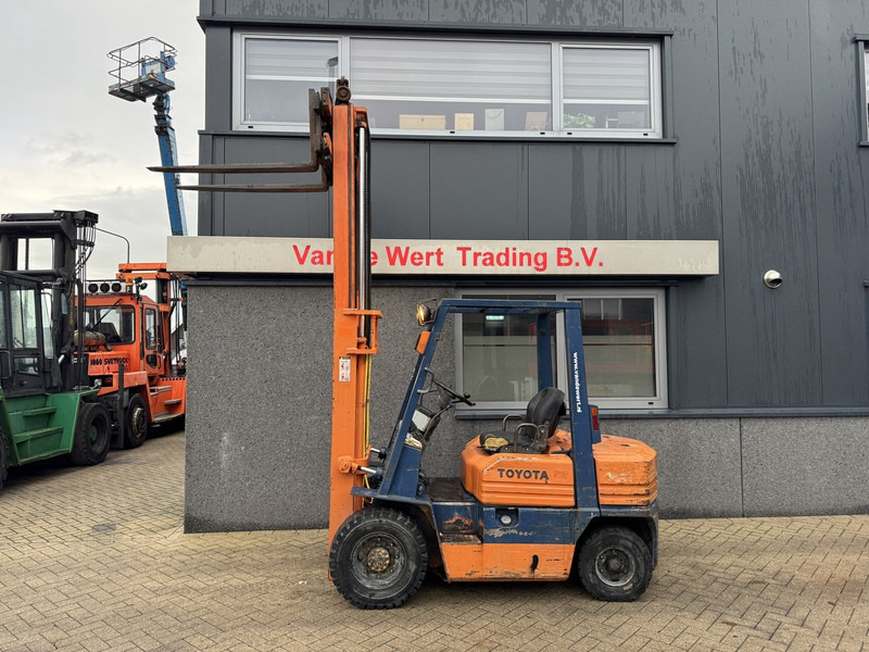 Toyota 02-5FD25 Duplo 300 Sideshift Toyota Diesel - Diesel viličar: slika Toyota 02-5FD25 Duplo 300 Sideshift Toyota Diesel - Diesel viličar Toyota 02-5FD25 Duplo 300 Sideshift Toyota Diesel - Diesel viličar: slika Toyota 02-5FD25 Duplo 300 Sideshift Toyota Diesel - Diesel viličar