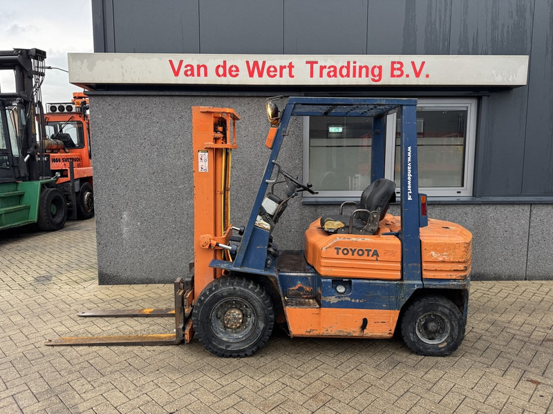 Toyota 02-5FD25 Duplo 300 Sideshift Toyota Diesel - Diesel viličar: slika Toyota 02-5FD25 Duplo 300 Sideshift Toyota Diesel - Diesel viličar Toyota 02-5FD25 Duplo 300 Sideshift Toyota Diesel - Diesel viličar: slika Toyota 02-5FD25 Duplo 300 Sideshift Toyota Diesel - Diesel viličar