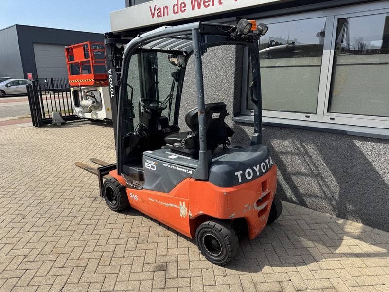 Toyota 8FBM20T Triplo 470 Freelift / Sideshift Elektrisch 2017 6560Hours - Električni viličar: slika Toyota 8FBM20T Triplo 470 Freelift / Sideshift Elektrisch 2017 6560Hours - Električni viličar Toyota 8FBM20T Triplo 470 Freelift / Sideshift Elektrisch 2017 6560Hours - Električni viličar: slika Toyota 8FBM20T Triplo 470 Freelift / Sideshift Elektrisch 2017 6560Hours - Električni viličar